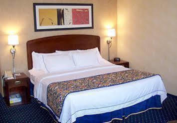 Courtyard By Marriott 3*