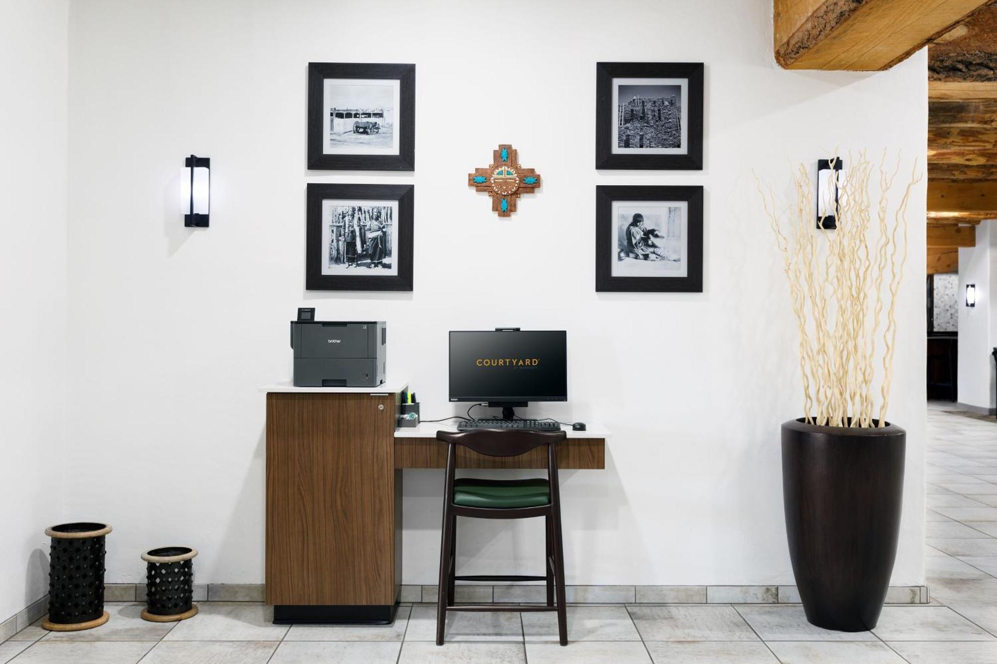 Courtyard By Marriott Hotel 3*