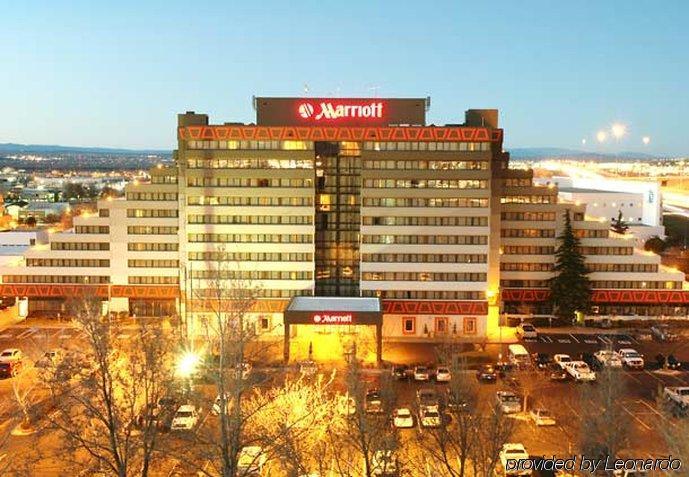 Courtyard By Marriott Hotel