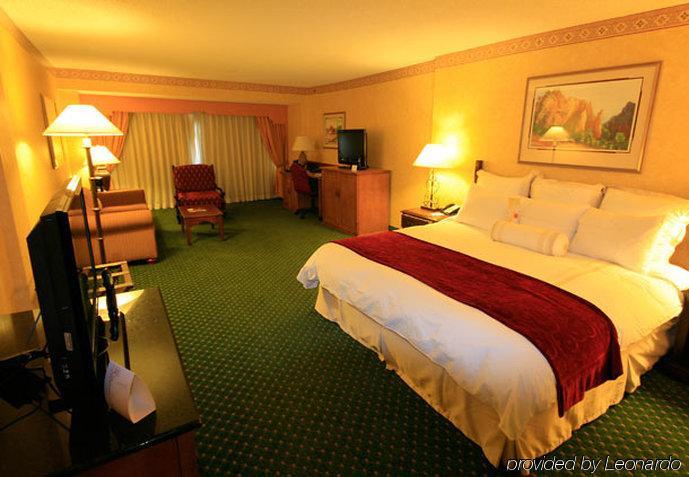 Courtyard By Marriott